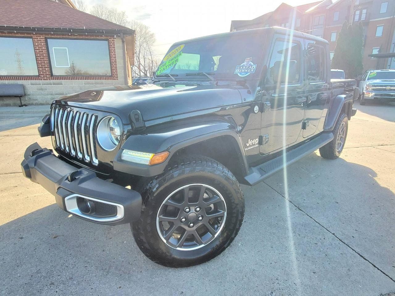 Used 2020 Jeep Gladiator Overland AWD/4WD image 3