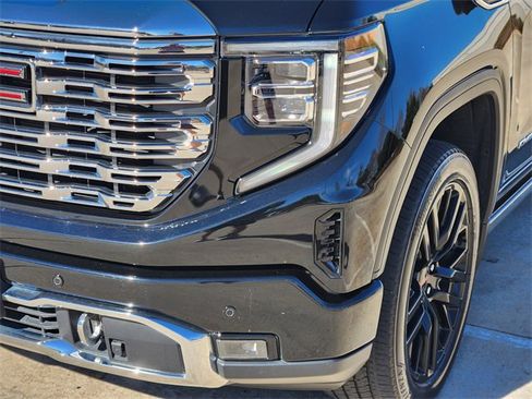 Used 2024 GMC Sierra 1500 Denali w/ Technology Package image 9