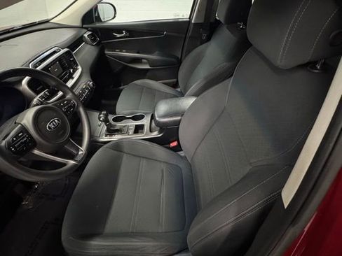 Used 2017 Kia Sorento LX image 15