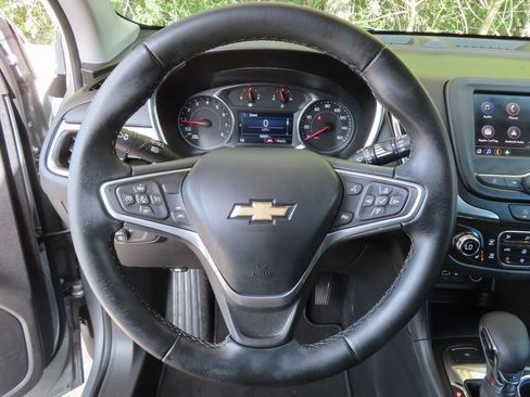 Used 2023 Chevrolet Equinox LT w/ Driver Convenience Package image 17