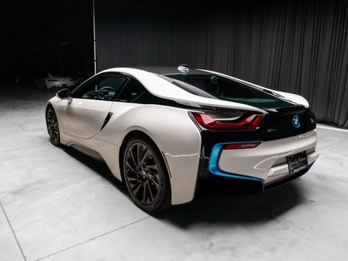 Used 2015 BMW i8 image 32