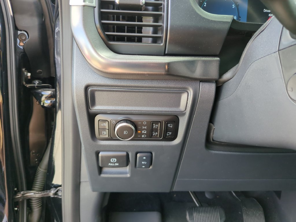 Used 2025 Ford F150 Platinum w/ Equipment Group 702A High AWD/4WD image 35