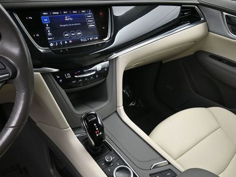 Used 2023 Cadillac XT6 Premium Luxury FWD image 8