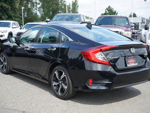 Used 2017 Honda Civic Touring image 3