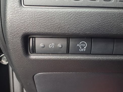 Used 2024 Nissan Rogue S FWD image 7