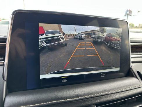 Used 2023 Chevrolet Suburban Premier AWD/4WD image 7