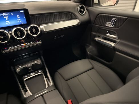 Used 2026 Mercedes-Benz GLB 250 image 28