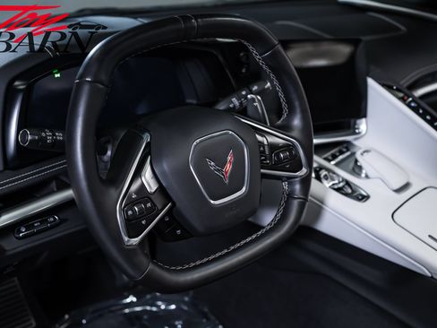 Used 2022 Chevrolet Corvette Stingray Preferred Conv w/ Z51 Performance Package RWD image 32