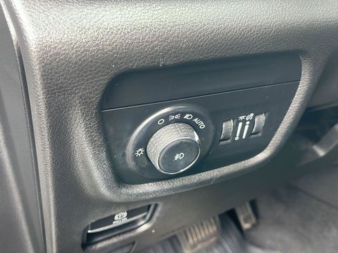 Used 2021 Jeep Grand Cherokee L Limited AWD/4WD image 16