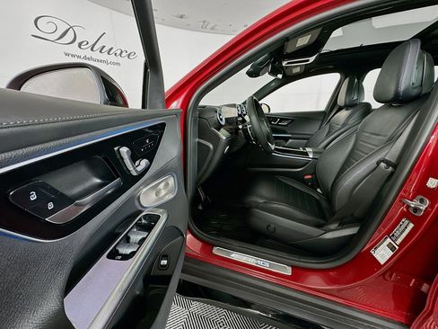 Used 2025 Mercedes-Benz GLC 43 AMG 4MATIC w/ Driver Assistance Package image 21