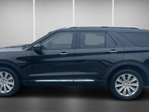 Used 2021 Ford Explorer Limited w/ Equipment Group 301A AWD/4WD image 4