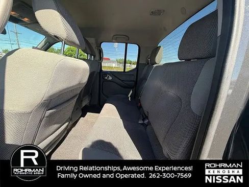 Used 2011 Nissan Frontier SV RWD image 1