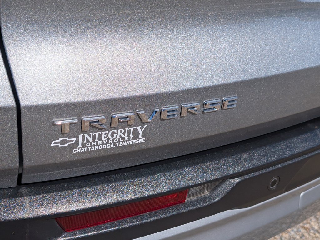 Used 2025 Chevrolet Traverse LT FWD image 23