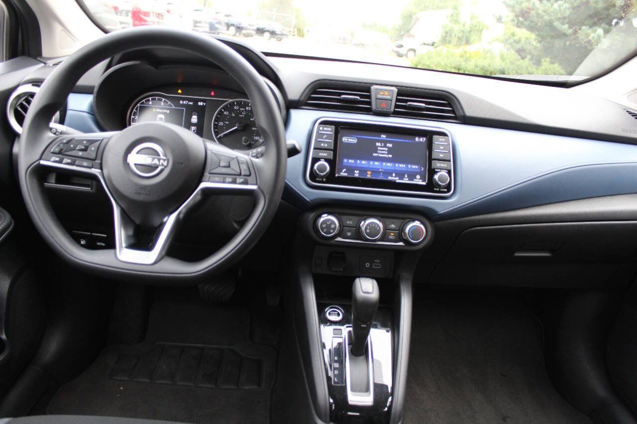 Used 2025 Nissan Versa SV FWD image 18