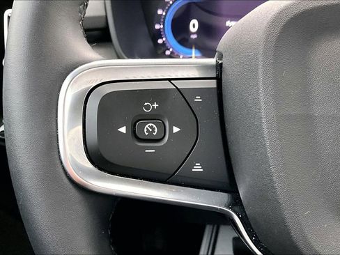 Certified 2023 Volvo XC40 B5 Core w/ Protection Package Premier image 26