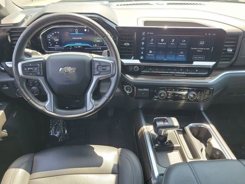 Used 2023 Chevrolet Silverado 1500 LT Trail Boss w/ LT Trail Boss Premium Package AWD/4WD image 11