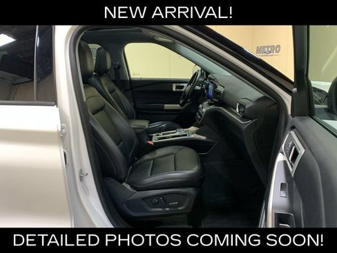 Used 2022 Ford Explorer XLT w/ Equipment Group 202A AWD/4WD image 11
