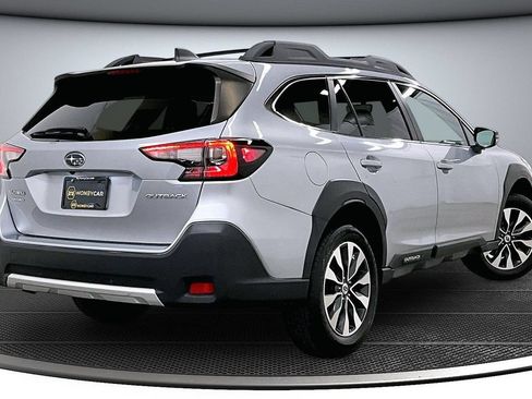 Used 2023 Subaru Outback Limited AWD/4WD image 6