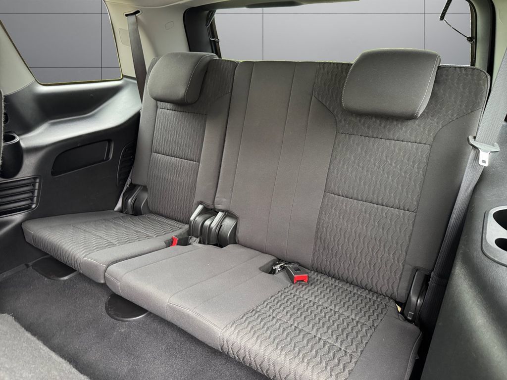 Used 2019 GMC Yukon SLE w/ SLE Value Package AWD/4WD image 16