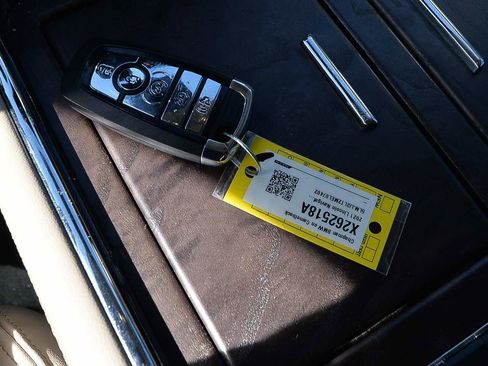 Used 2021 Lincoln Navigator Reserve w/ Luxury Package image 17