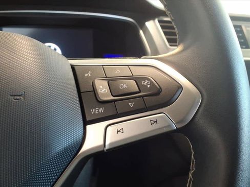 Used 2022 Volkswagen Tiguan SE image 15