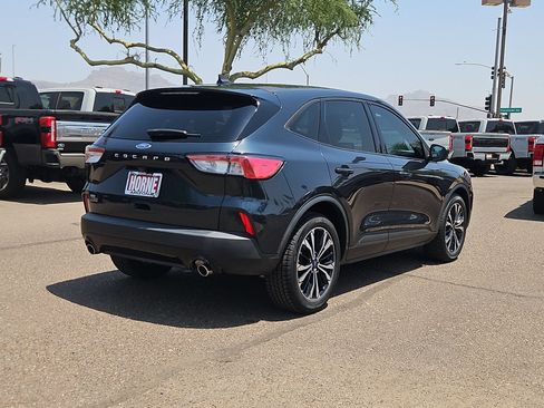 Used 2022 Ford Escape SE w/ SE Sport Appearance Package FWD image 5