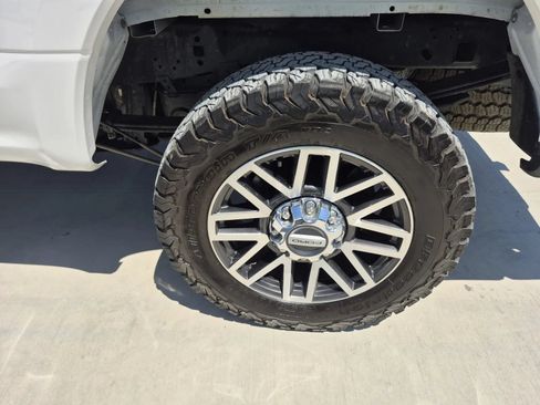 Used 2019 Ford F250 Lariat w/ Lariat Ultimate Package AWD/4WD image 12