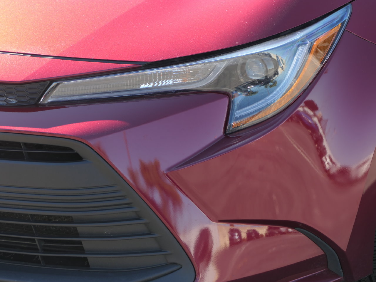 Used 2025 Toyota Corolla LE FWD image 9