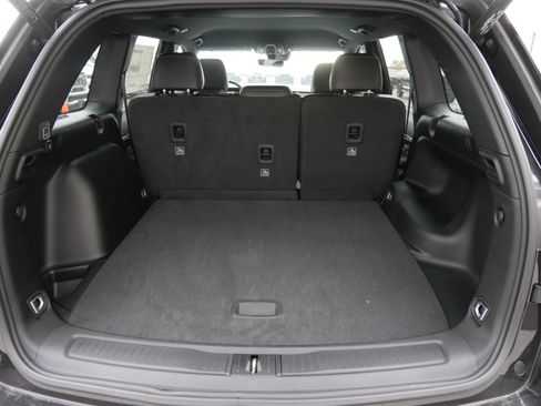 New 2025 Jeep Grand Cherokee Limited w/ Black Appearance Package image 5