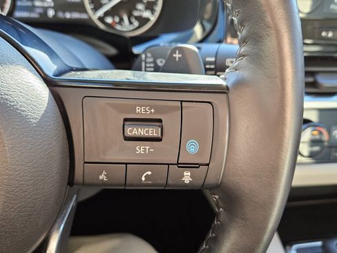 Used 2023 Nissan Pathfinder SL image 13