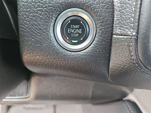Used 2024 GMC Yukon XL Denali RWD image 16