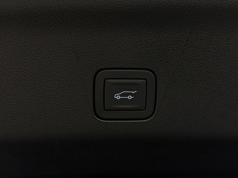 Used 2026 GMC Yukon Denali w/ Sun & Power Step Package AWD/4WD image 14