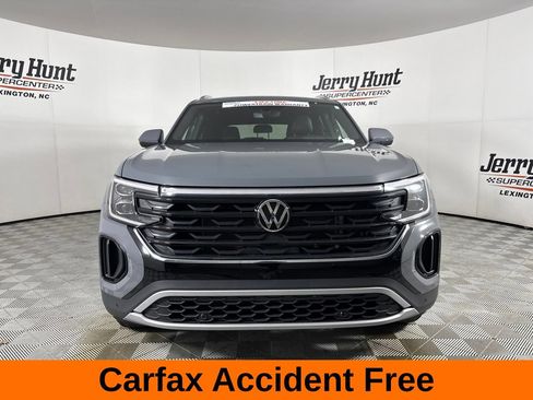 Used 2025 Volkswagen Atlas Cross Sport SEL AWD/4WD image 3