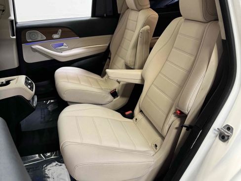 Used 2021 Mercedes-Benz GLS 580 4MATIC image 43