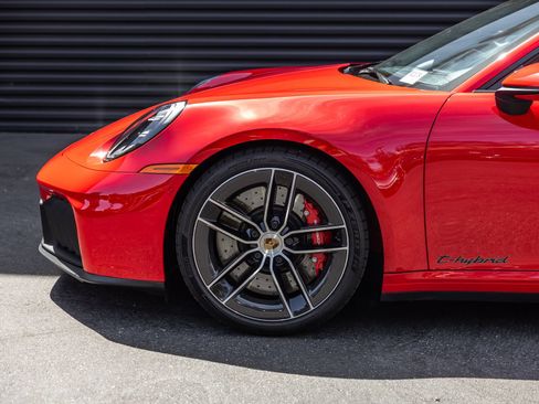 Certified 2026 Porsche 911 Carrera GTS RWD image 11