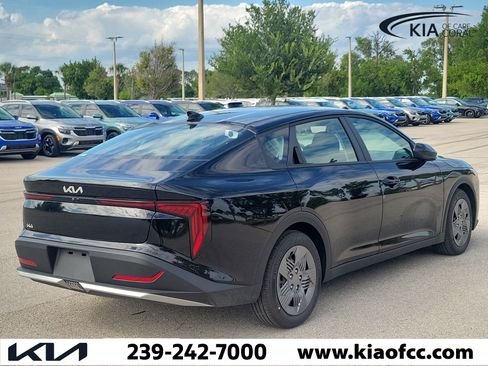 New 2026 Kia K4 FWD image 6