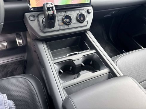 New 2026 Land Rover Defender 110 OCTA AWD/4WD image 26
