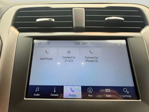 Used 2020 Ford Fusion SE FWD image 14