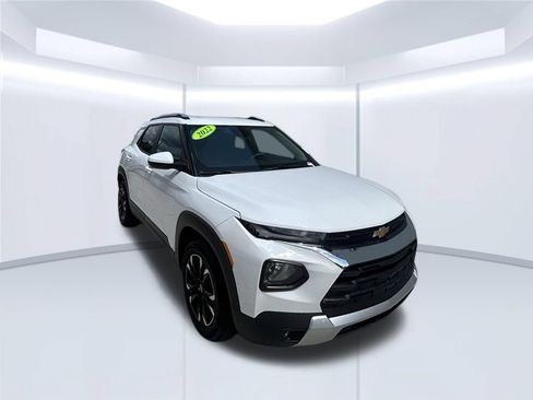 Used 2022 Chevrolet TrailBlazer LT w/ Convenience Package FWD image 5