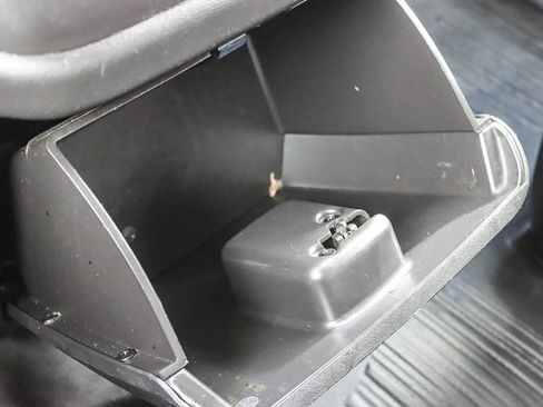 Used 2022 Chevrolet Express 3500 w/ Driver Convenience Package image 28