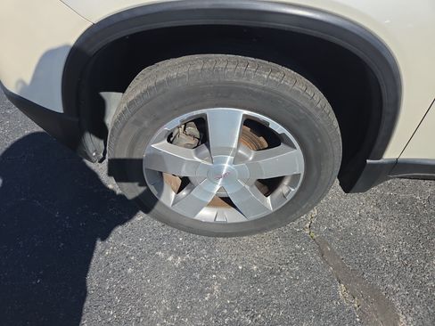 Used 2010 GMC Acadia SLT AWD/4WD image 9