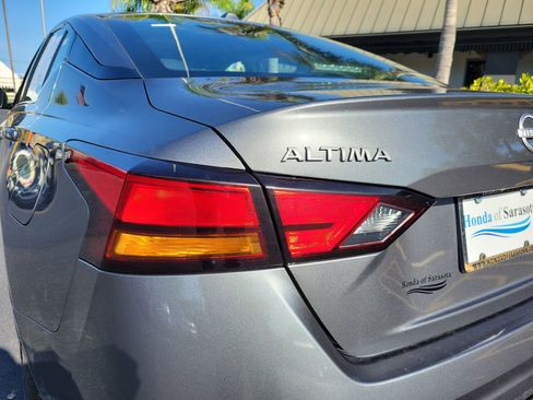 Used 2024 Nissan Altima 2.5 SR FWD image 12