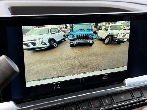 Used 2025 Chevrolet Silverado 1500 LT image 24