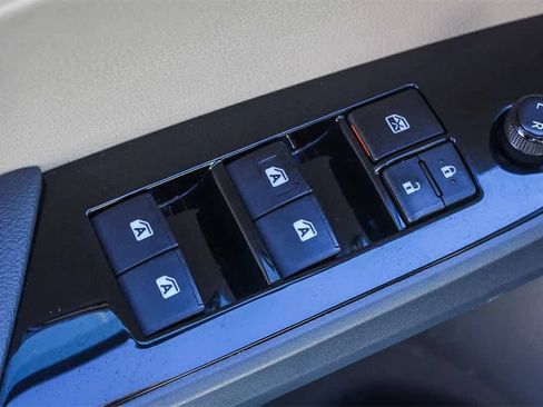 Used 2017 Toyota Prius Two w/ Carpet Mat Package image 28