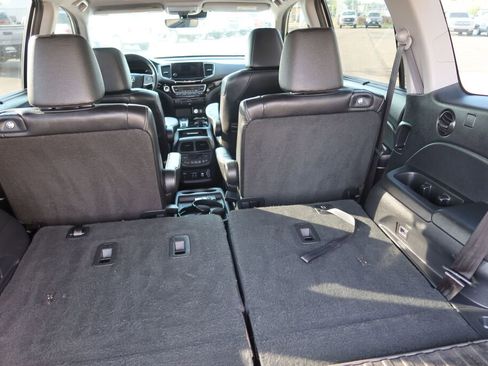 Used 2019 Honda Pilot Touring image 18