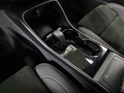 Certified 2023 Volvo XC40 Recharge Ultimate w/ Protection Package Premier image 31