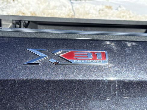 Used 2022 GMC Sierra 1500 SLT w/ SLT Premium Package image 7