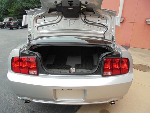 Used 2009 Ford Mustang GT RWD image 28