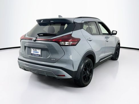 Used 2023 Nissan Kicks SR w/ SR Premium Package FWD image 5