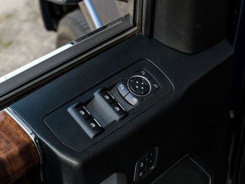 Used 2015 Ford F150 Platinum w/ Equipment Group 701A Luxury AWD/4WD image 50